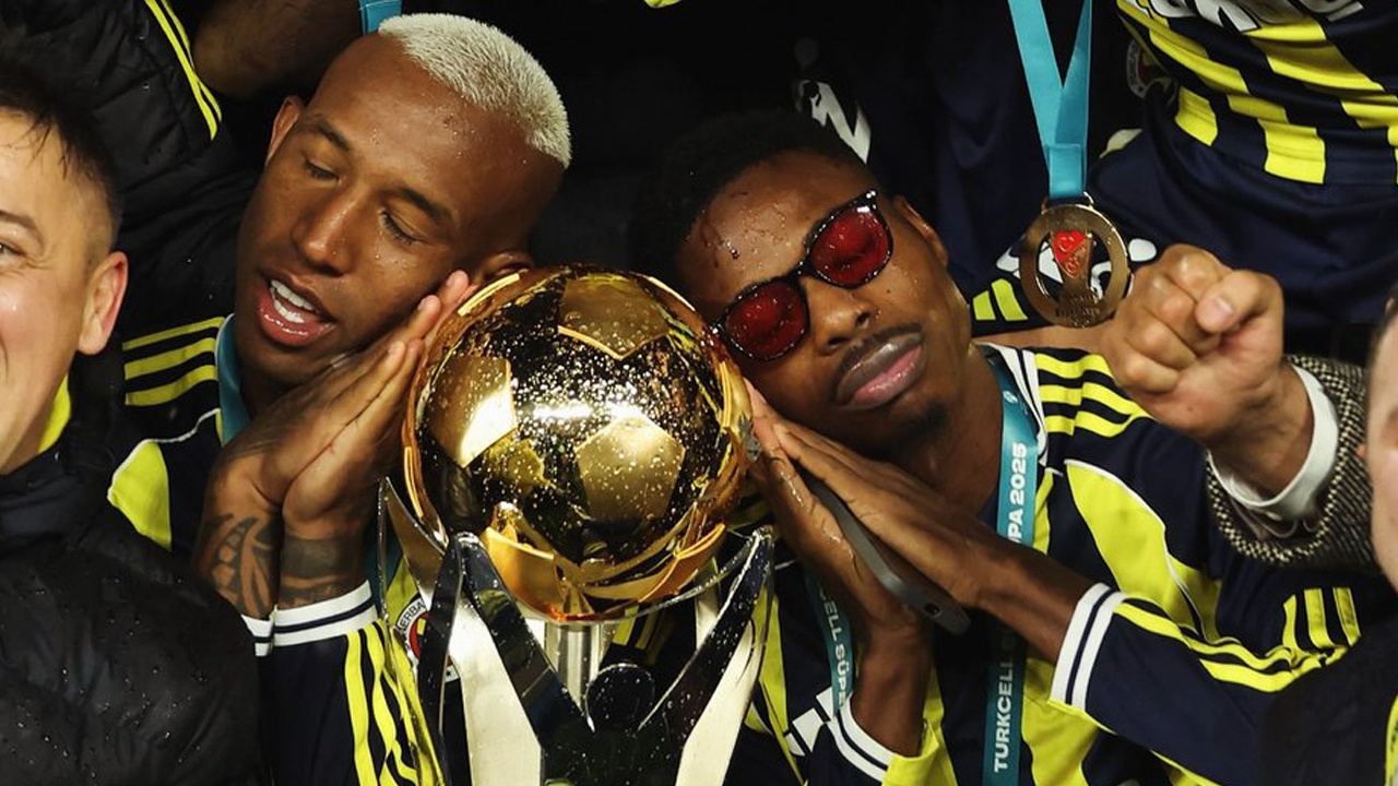 Fenerbahceli yildiz ayriligi onayladi yonetimin karari kaldi vMftwSjY